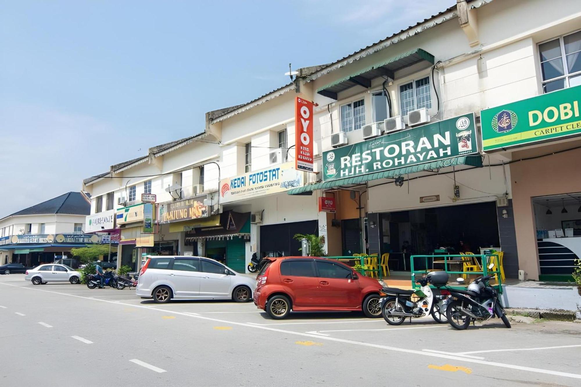 Oyo 1224哈加罗哈亚酒店 丹戎马林 外观 照片